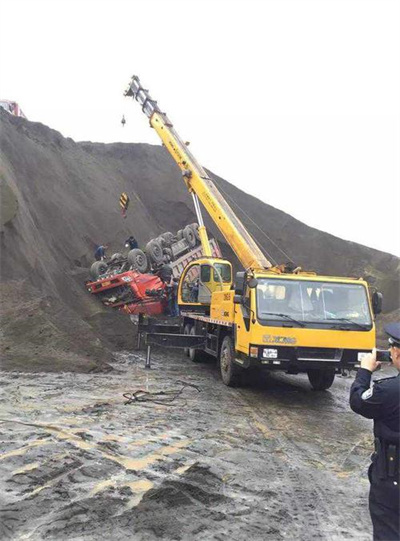 桂东上犹道路救援